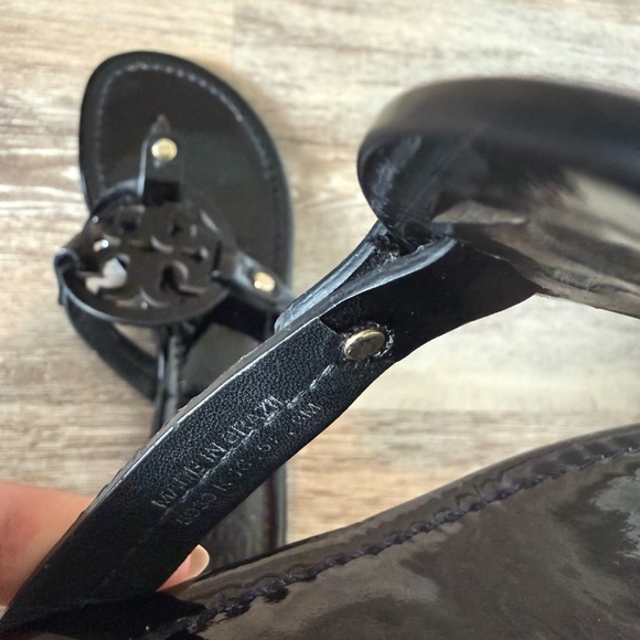 Tory Burch Black Patent Millers Size 8 $200 - Picture 10 of 10